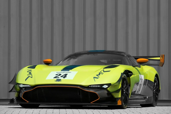 Aston Martin Vulcan: debutterà in pista a Le Mans