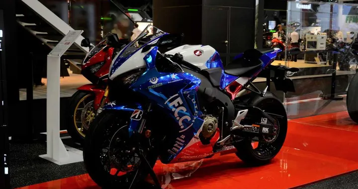 Honda protagonista ad Intermot e a Parigi