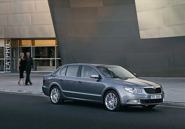 SKODA Superb