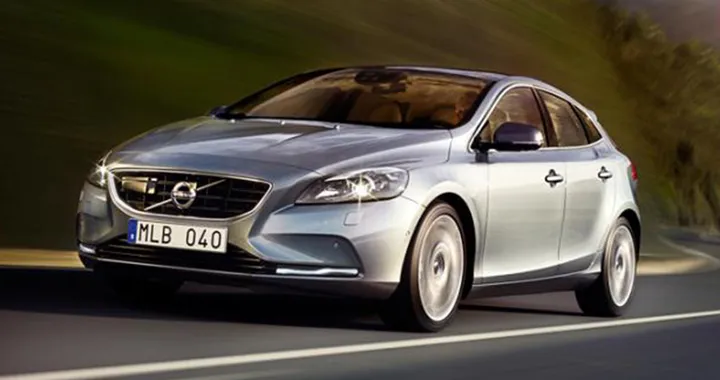 Volvo V40: il restyling pronto per Ginevra