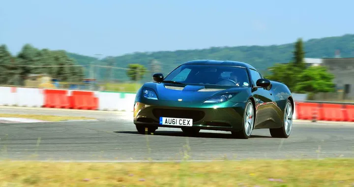 Lotus Evora S: prova su strada e in pista