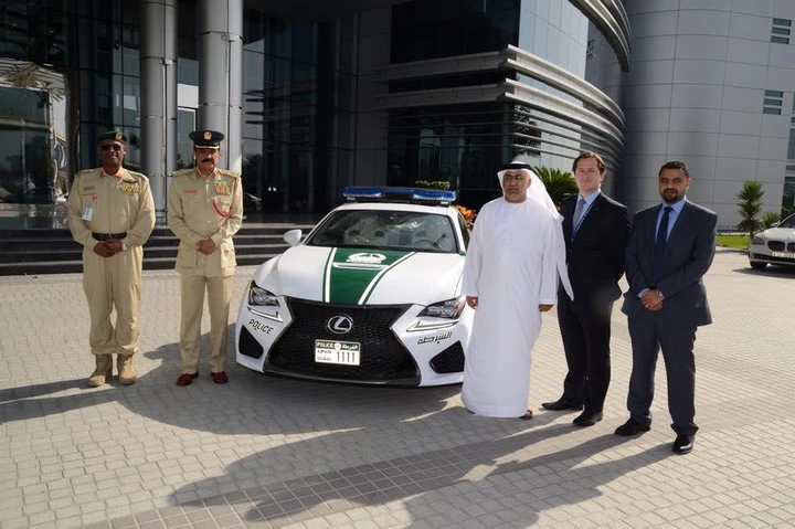 Lexus: una RC F per la polizia di Dubai