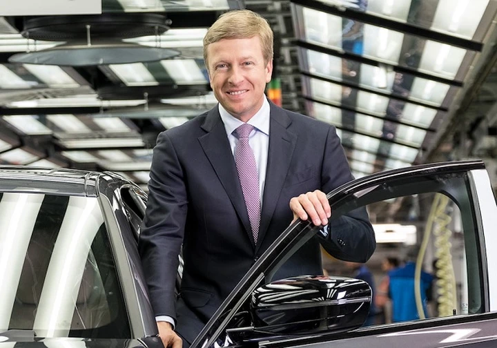 Bmw: Zipse invita i dipendenti a fare meglio di Mercedes