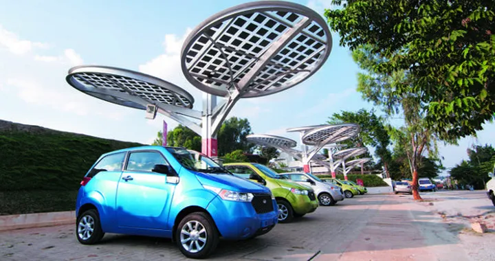 Mobilità green: in India dal 2030 solo auto elettriche
