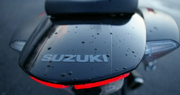 Auto volanti: anche Suzuki si lancia nell'impresa