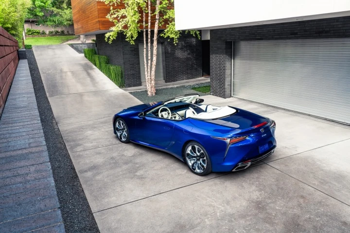 Lexus LC Convertible Regatta Edition: immagini ufficiali