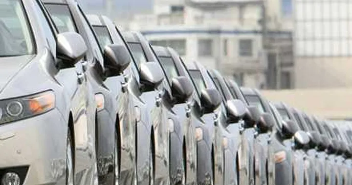 Vendite auto: segno meno anche ad aprile