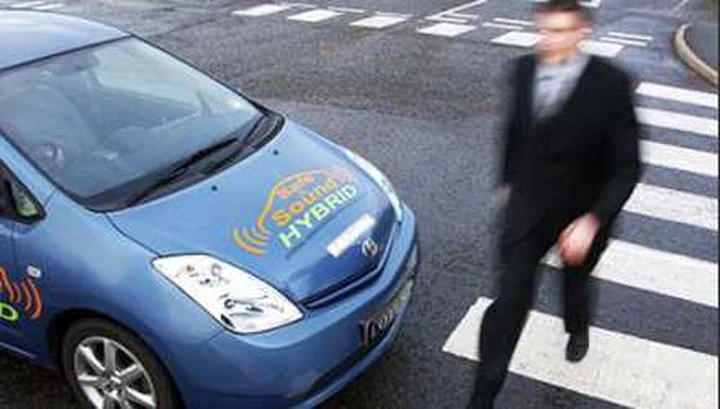 Auto elettriche: un silenzio assordante