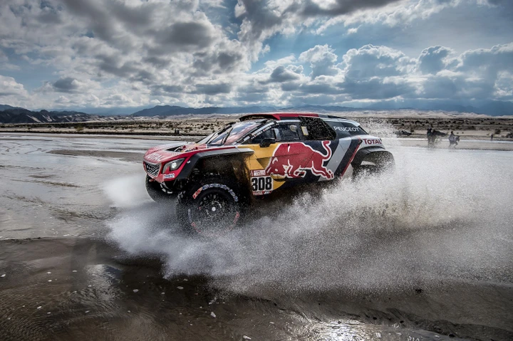 Dakar: Peugeot consolida il vantaggio nella tappa 11