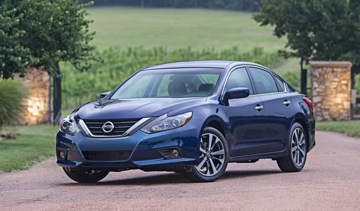 Nissan Altima SR: la berlina giapponese si aggiorna