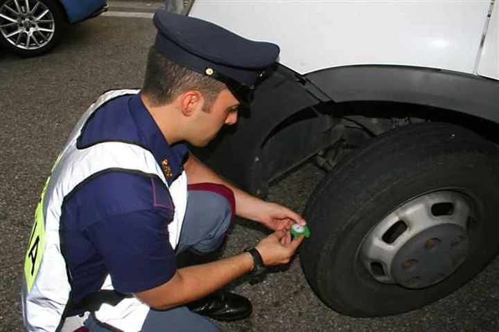 Pneumatici: 2 su 10 sono fuorilegge