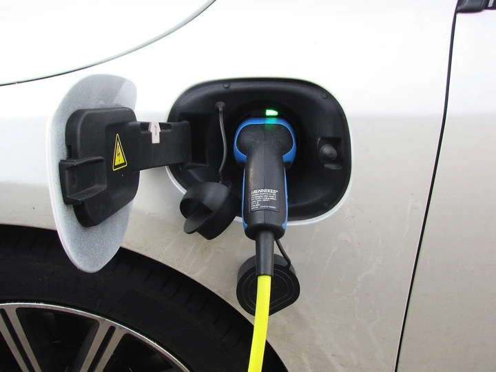 Quanto dura la batteria di un'auto ibrida?