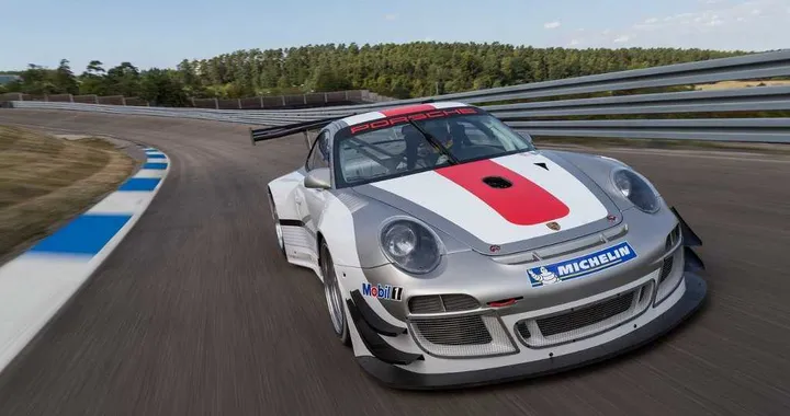 Porsche 911 GT3 R 2013: il kit a 45.000 euro