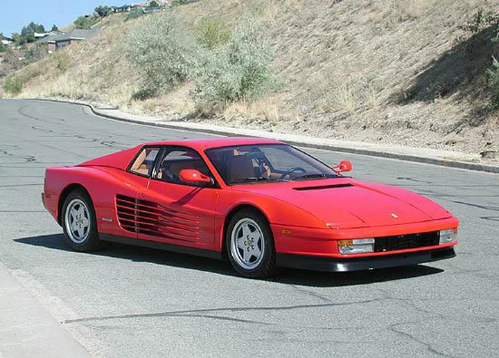 Multa record per eccesso di velocità alla guida di una Ferrari