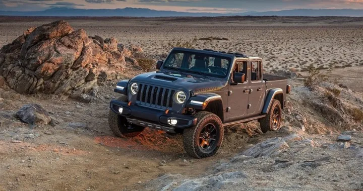 Jeep Gladiator Mojave: nuovo allestimento da deserto per il pick-up