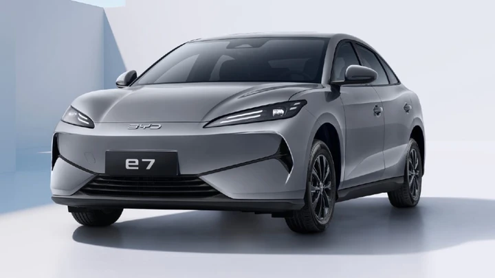 Mobilità green per il trasporto pubblico: arriva la BYD e7