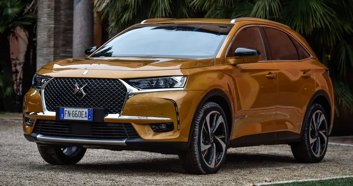 DS 7 Crossback: l’eleganza francese incontra la tecnologia