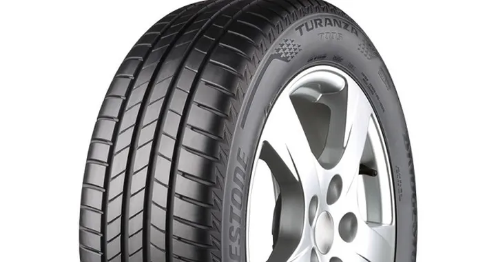 Bridgestone T005: debutta il nuovo pneumatico touring