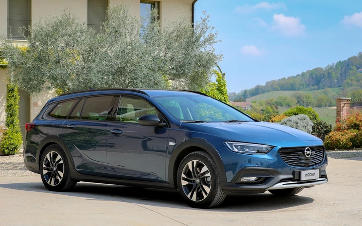 Opel Insignia Country Tourer 2.0 BiTurbo CDTI, primo contatto
