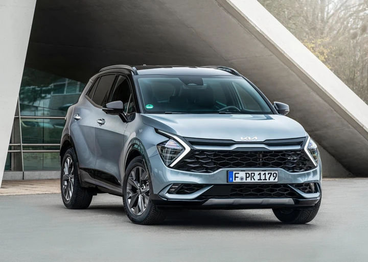 Kia Sportage 2022: interni, prezzo, dimensioni e tutte le novità