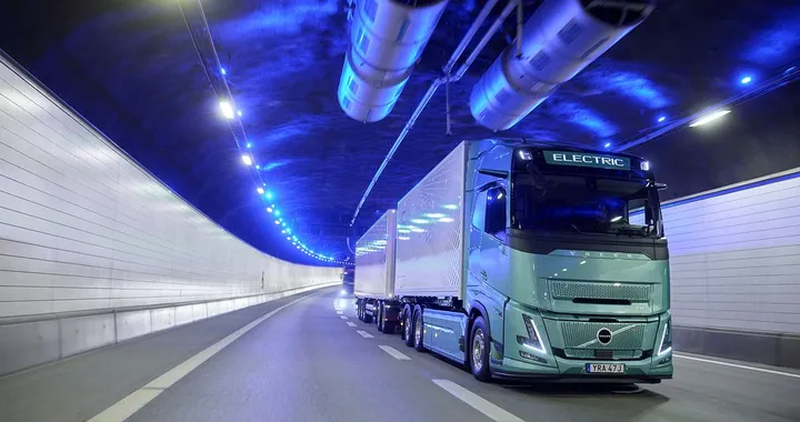 Un camion elettrico da 80 tonnellate può fare davvero 450 km?