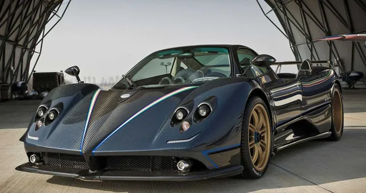 Pagani Zonda Tricolore, la supercar a Ginevra