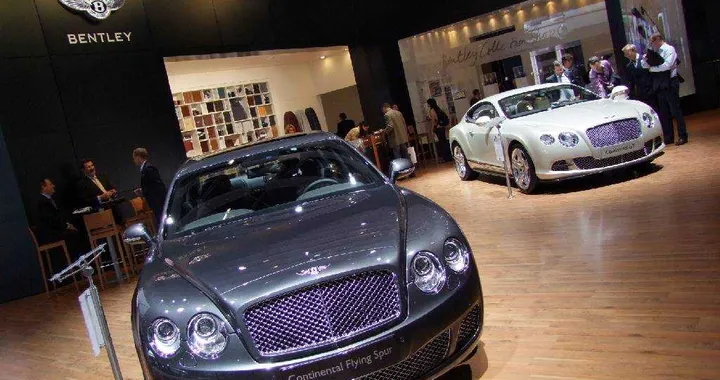 Nuova Bentley Continental GTC al Salone di Francoforte