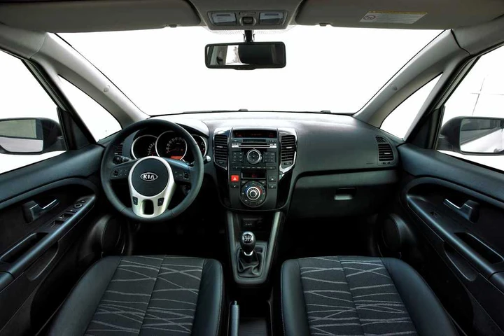 Kia Venga: prime immagini ufficiali