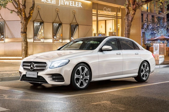 Mercedes Classe E, immagini della  versione a passo lungo