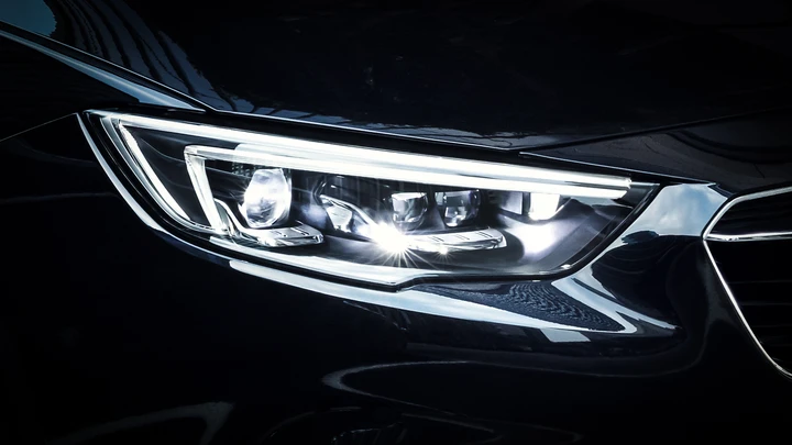 Opel: 120 anni di evoluzione dei gruppi ottici