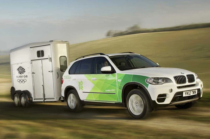 Bmw presenta la flotta per Londra 2012