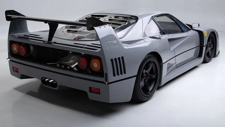 Ferrari F40 in Grigio Nardò: le immagini