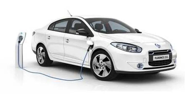 Renault Fluence ZE: in leasing le batterie
