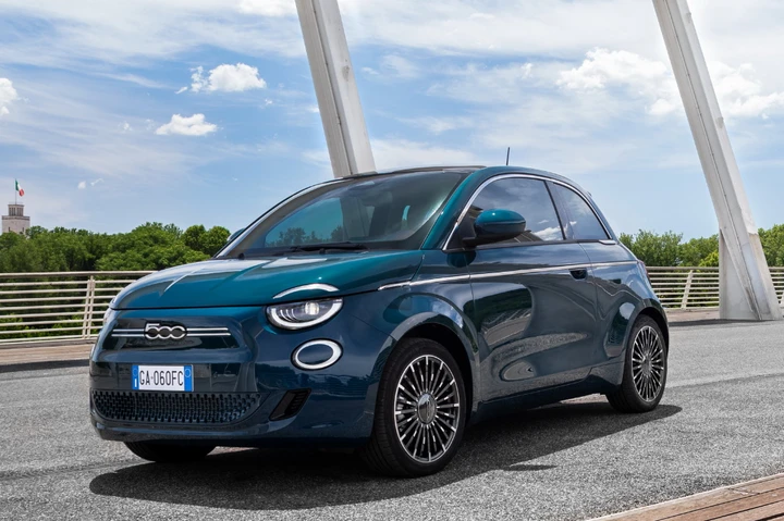 Nuova Fiat 500 “la Prima” berlina: debutta la seconda Launch Edition