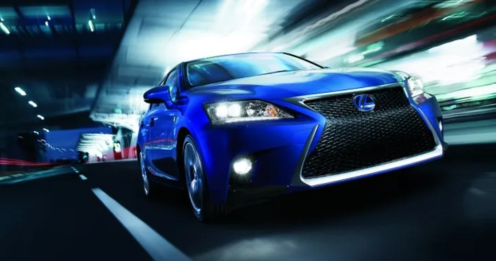 Nuova Lexus CT 200h: dettagli e immagini ufficiali