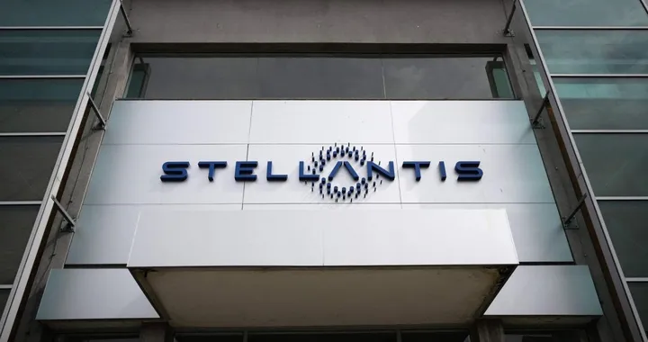 Stellantis torna a ruggire in America: 13 miliardi per cambiare tutto