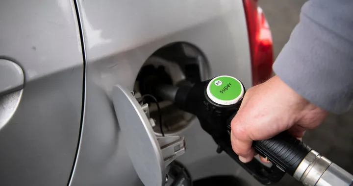 Qual è stata la spesa degli italiani in benzina e gasolio nel 2024: cifra notevole