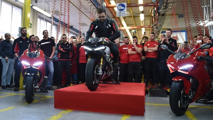 Ducati Panigale V4: comincia la produzione