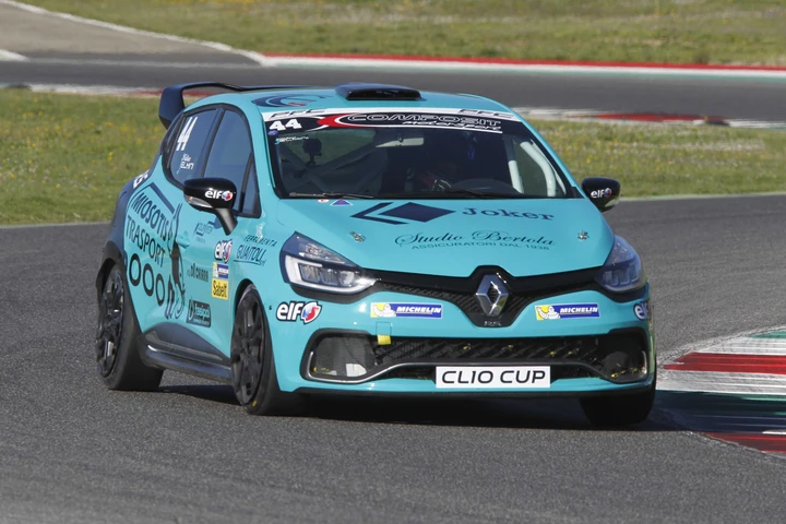 Renault: tre vetture del team Composit Motorsport nella Clio Cup Italia