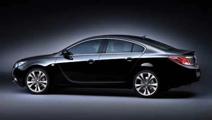 Opel Insignia raggiunge i 100mila ordini