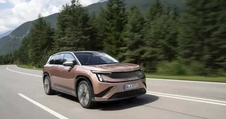 Škoda Peaq, SUV elettrico a 7 posti: 610 km da 49.950 euro
