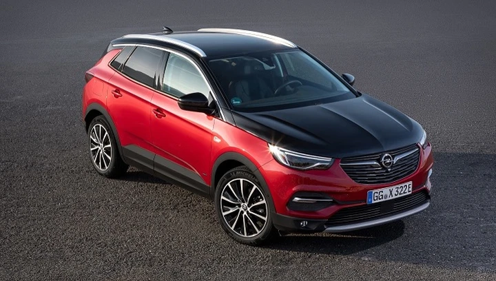 Opel Grandland X Hybrid4: il SUV ibrido è pronto al debutto