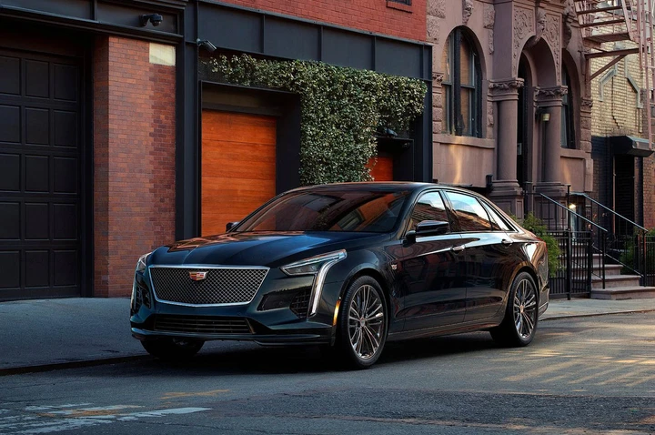 Cadillac CT6 V-Sport 2018: immagini ufficiali