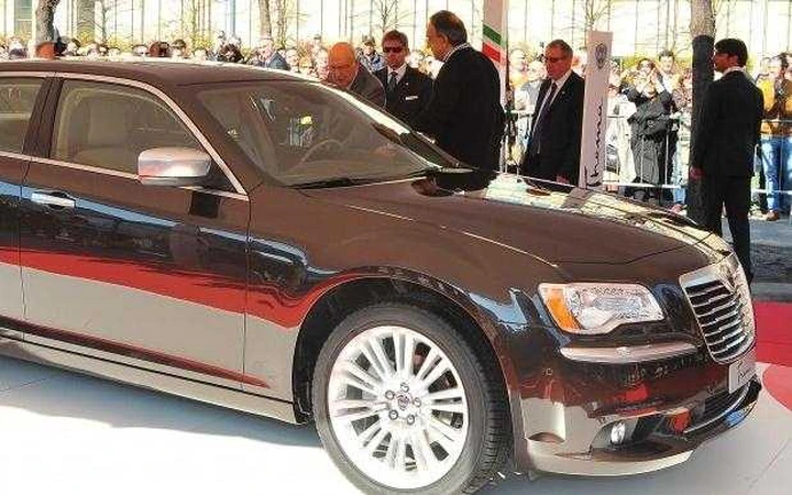 Lancia Thema presentata a Napolitano: «E' bellissima»