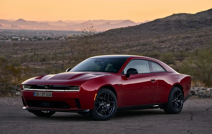 Nuova Dodge Charger: debutta in Europa con motori elettrici e SIXPACK