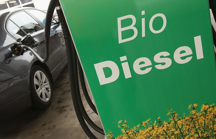 E-fuel e biocarburanti, la speranza per un futuro dei motori a combustione nell'UE