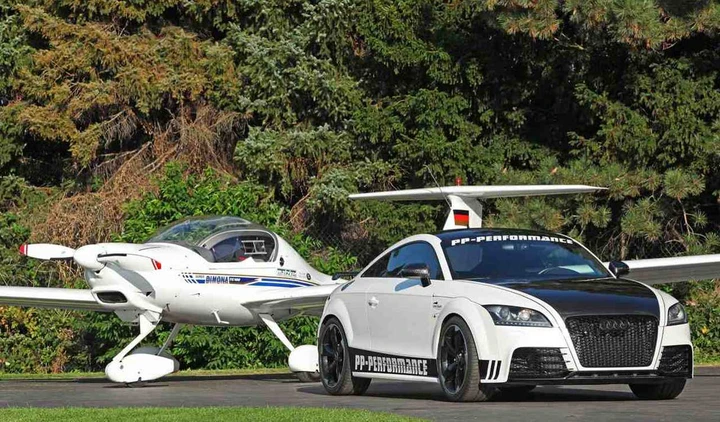 Audi TT RS Black & White Edition