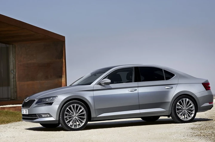 Skoda Superb MY 2015: pronta al debutto
