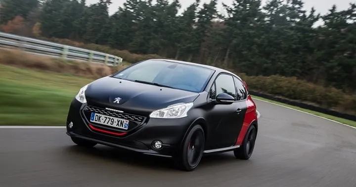Peugeot 208 GTi by Peugeot Sport: l’evoluzione della specie