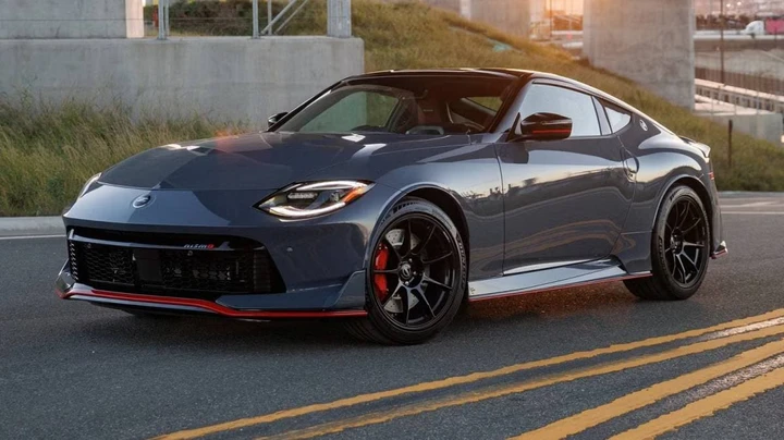 Z Nismo 2027: il ritorno del cambio manuale per la Nissan Z
